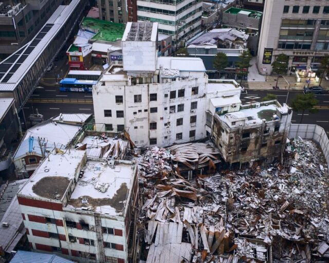 Sismo de magnitud 7,1 en Japón deja personas atrapadas en centro comercial