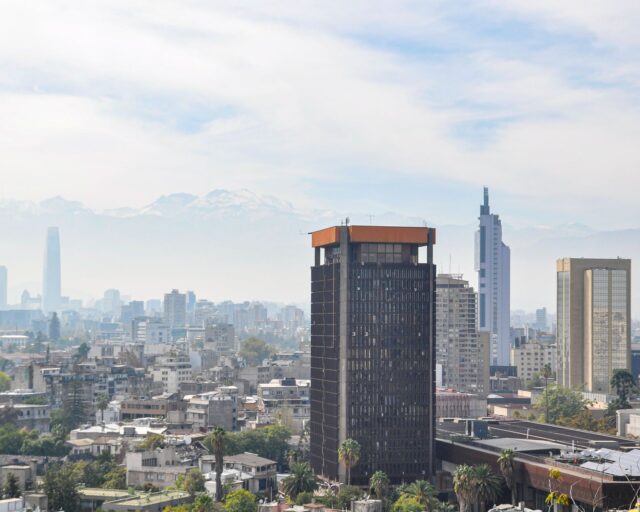 Gobierno evalúa gestión de crisis climática en reunión con timoneles oficialistas