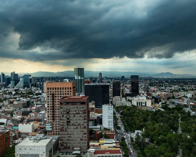 Dirección Meteorológica anuncia lluvia y viento para Santiago este jueves