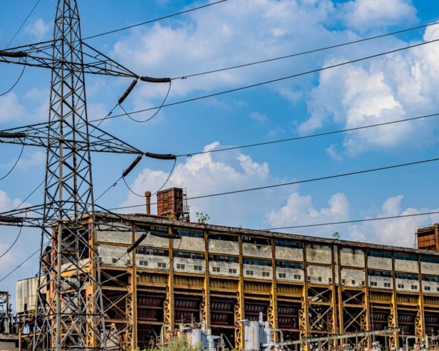 Gobierno elimina peaje eléctrico de septiembre para empresas y pymes