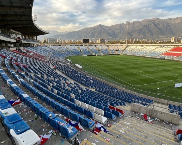 Universidad Católica perdió 2-1 ante Ñublense jugando con 10 desde el minuto 8