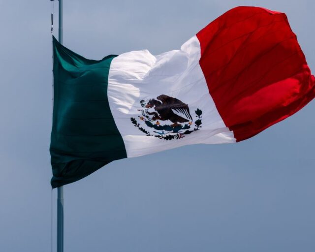 Suspenden clases en 23 comunas del centro-sur por sistema frontal