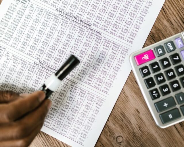 Exsuperintendente pide alternativas concretas para bajar comisiones de AFP