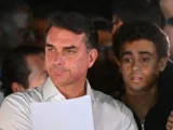 La Policía Federal de Brasil investiga si Flávio Bolsonaro intentó fugarse a Argentina para viajar a EE. UU.