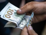 Dólar sube a $991 y se acerca nuevamente a los $1.000