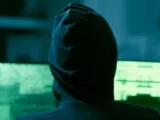 Alerta por sofisticadas extorsiones digitales: Desde engaños en comunidades vulnerables hasta la fabricación de chats de WhatsApp con IA que destruyen familias