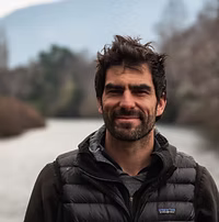 Rodolfo Rada: «impulsa la conciencia ambiental con su lema central: Reciclar es educar”
