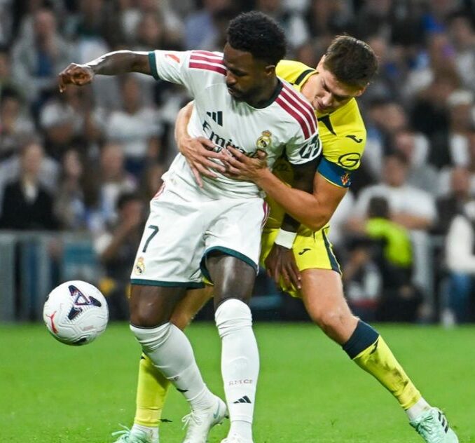 Duro castigo a Vinícius Júnior por jalar del pelo a un rival: suspendido y fuera del Clásico ante el FC Barcelona