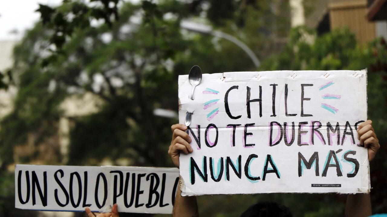 El pueblo tiene la razón: La oposición admite fallas, pero la lucha por las demandas sociales sigue viva.
