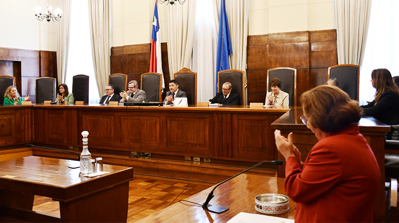 Ministra de la Corte de Valparaíso pagó durante casi dos décadas a abogada externa para la redacción de sus fallos