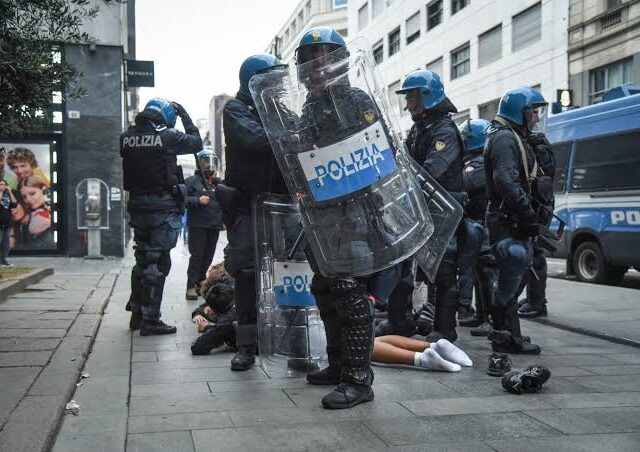 El Ejecutivo de Giorgia Meloni despliega 500 militares en Milán para contener violentos disturbios y evitar nuevos desórdenes