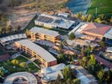 Últimos días para postular: Nido de Águilas ofrece becas del 100% a estudiantes de colegios públicos y subvencionados