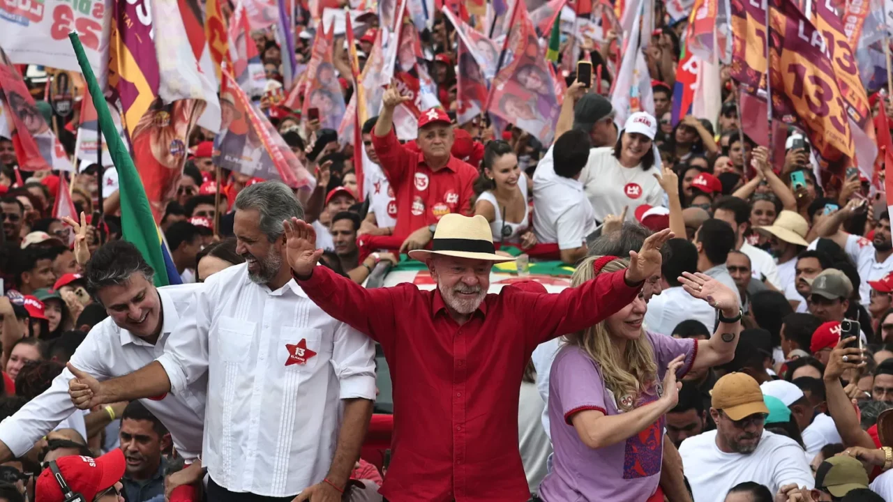 Lula da Silva firma una remontada histórica y consolida su reelección tras vencer a Bolsonaro