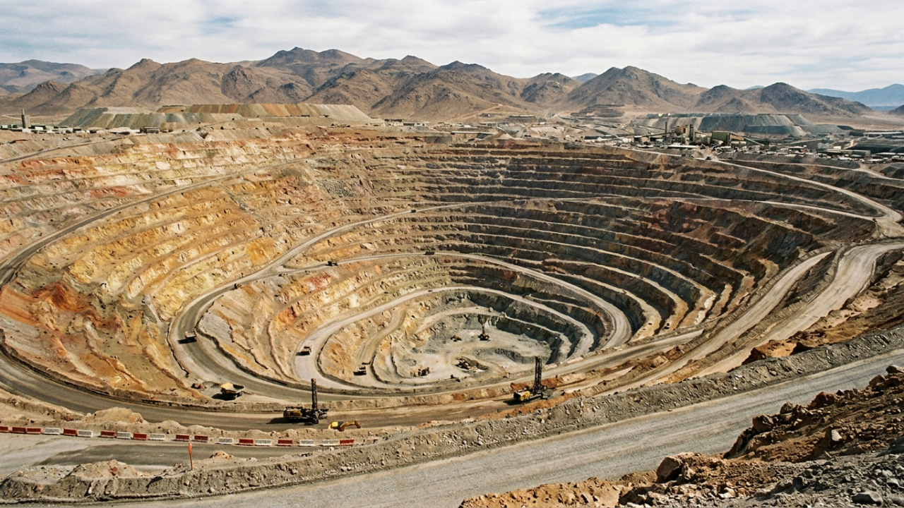 Codelco reporta alud de barro en El Teniente con tres trabajadores afectados