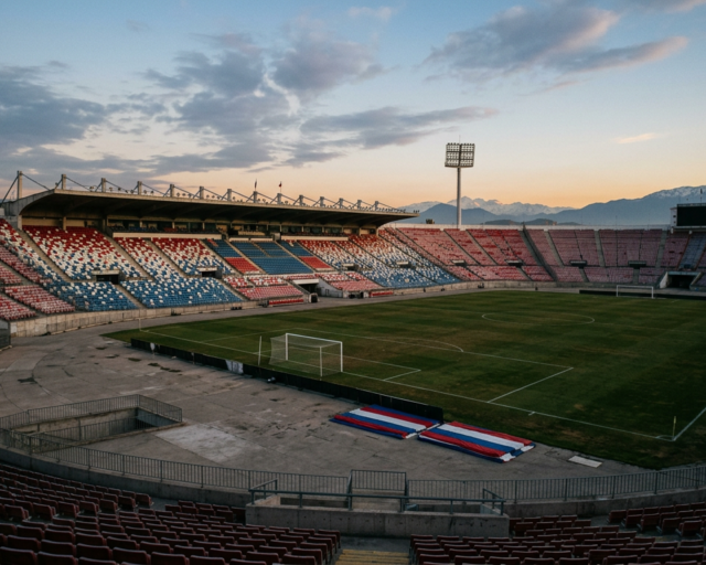 Colo Colo suma tres puntos en cuatro partidos y reduce su ventaja sobre la U