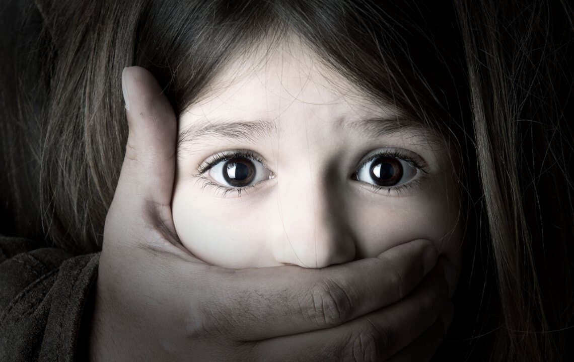 Gobierno rebajó condenas a 56 sentenciados por delitos sexuales contra menores: la mayoría ya estaría en libertad